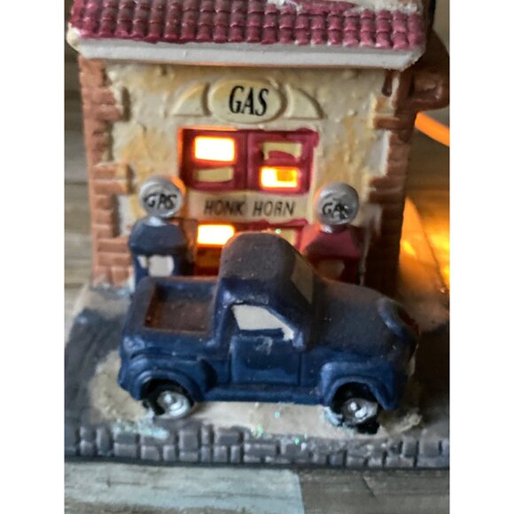 Victoria Falls Porcelain Lighted Gas Station House Christmas Collector Series 6 - Picture 8 of 14